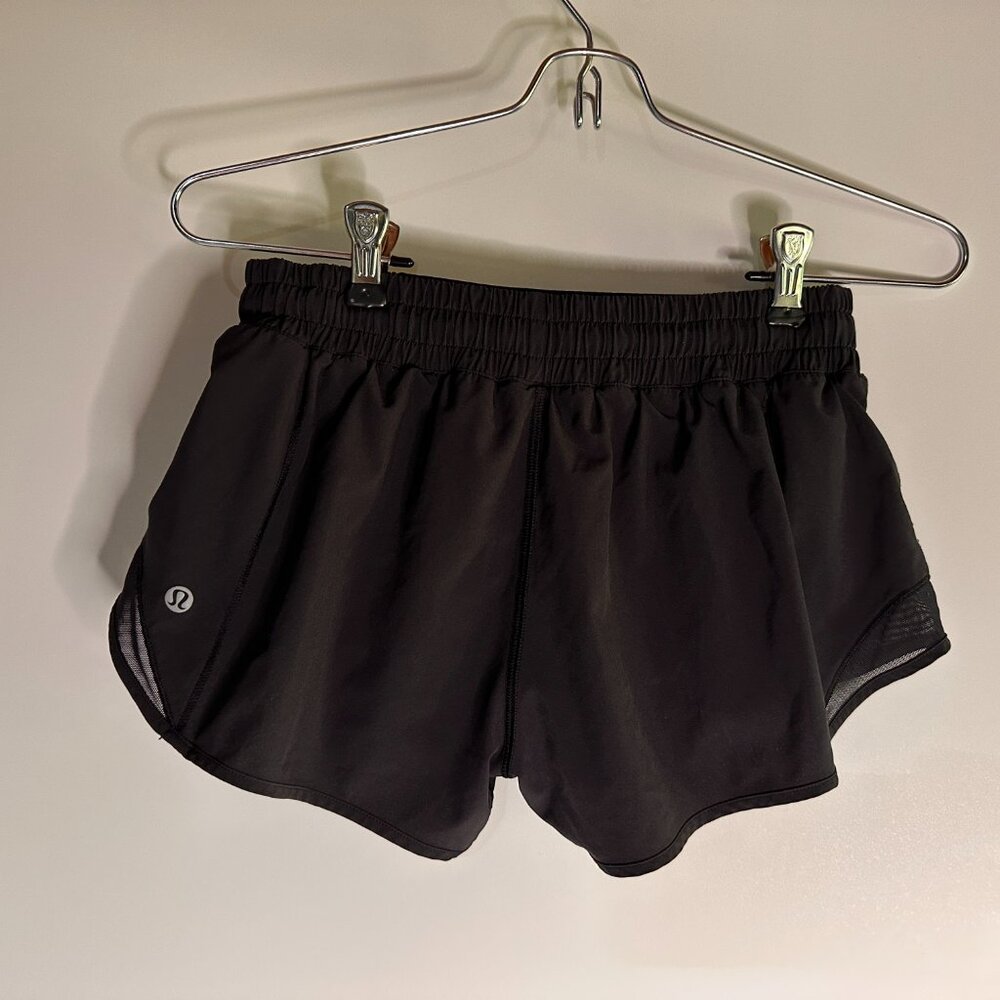 Lululemon Hotty Hot Short II 2.5" Shorts Women Size 6 Reg - Picture 2 of 4